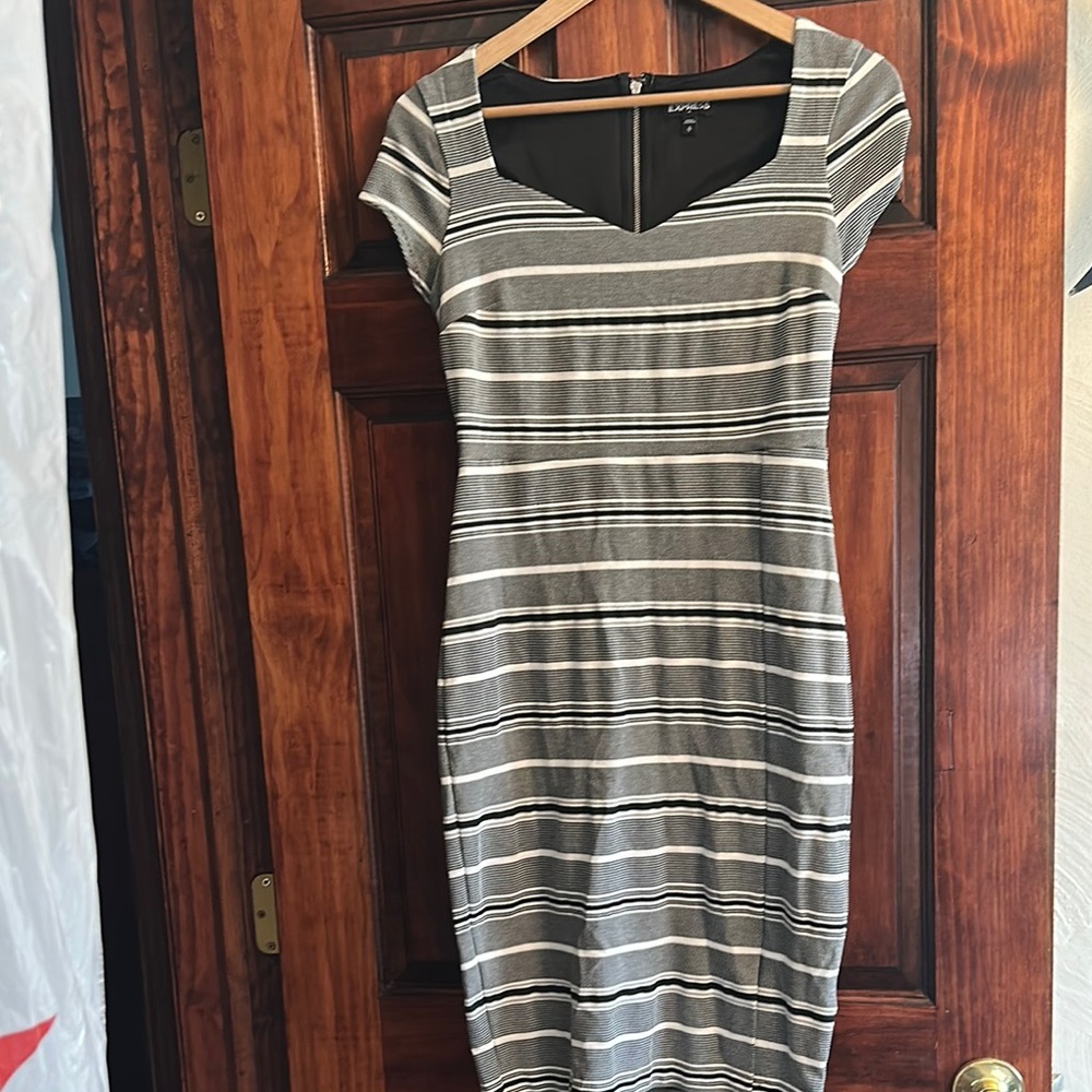Express size small Striped Gray Dress